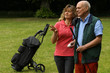 © Matthias Stolt - Älteres Paar spielt Golf