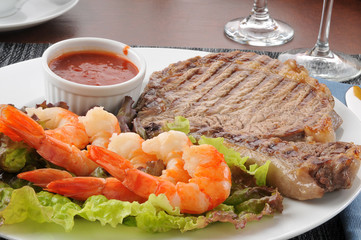 Canvas Print - Steak and shrimp closeup