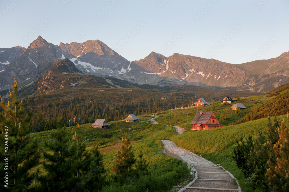 Polish Tatra mountains hala gąsienicowa - obrazy, fototapety, plakaty 