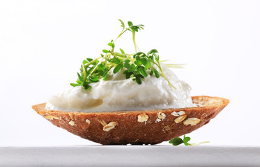 Canvas Print - Bread with cottage cheese and cress