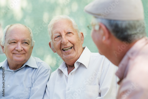 Fotografía Group of happy elderly men laughing and talking
