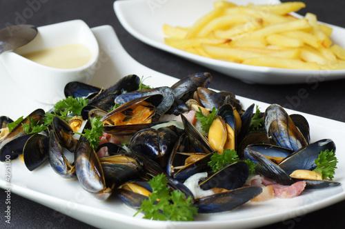Fotomural moules marinières frites et crème fraîche 3