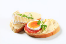 Bread With Cheese And Egg
