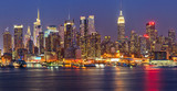Fototapeta Miasta - Manhattan at night