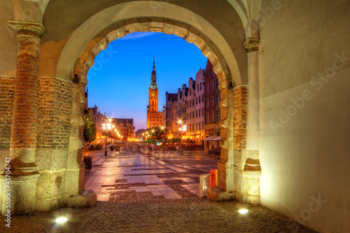 Naklejka na szybę Green gate view for city hall of Gdansk at night, Poland