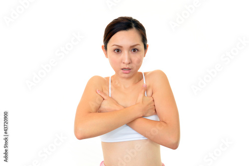 胸を隠す女性 Stock 写真 Adobe Stock 胸を隠す女性 Stock 写真 Adobe Stock