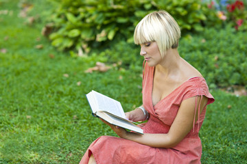 Wall Mural - woman reading book