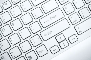 Leinwandbilder - White computer keyboard