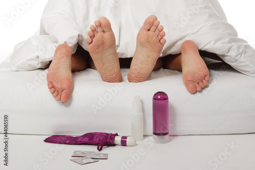 Cuadros en Lienzo couple faisant l'amour avec préservatif