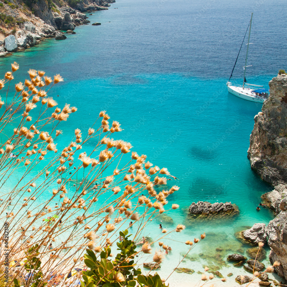 piekny-widok-na-plazy-agiofili-lefkas-grecja