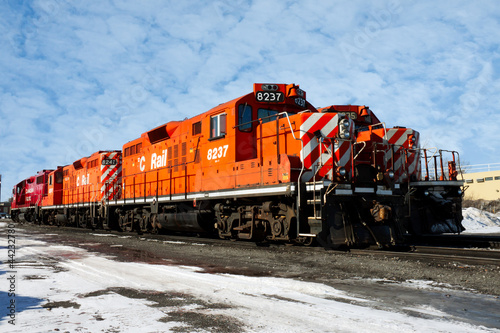 Fotografía heavy diesel north american locomotive in winter