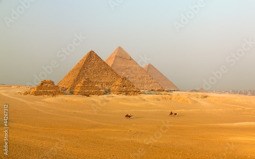 Dekoracja na wymiar  wielka-piramida-na-pustyni-w-egipcie