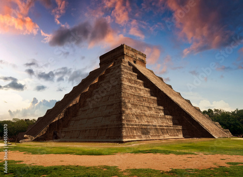 the-feather-serpent-equinox-w-kukulkan-pyramid-chichen-itza