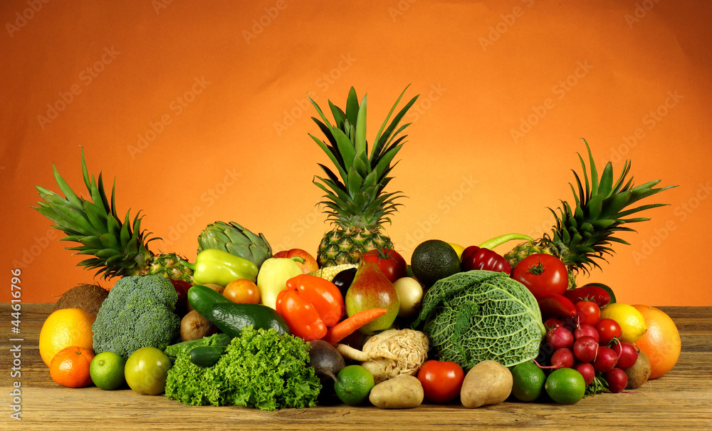 Obraz na płótnie Warzywa z owocami w salonie
