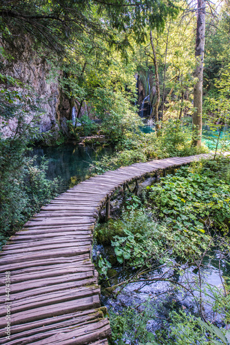 Obraz w ramie Ponte di legno Plitvice vertical