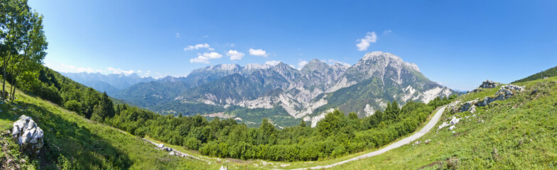 Poster - beautiful panoramic view of mountain path