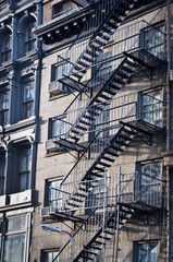 Fototapete - Façade avec escalier de secours - New-York