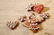 © Dominik Tiziani - gingerbread cookies wooden table