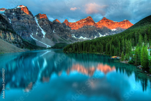 Naklejka na szybę Moraine Lake Sunrise Colorful Landscape