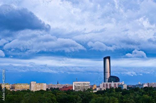 Fototapeta do kuchni Dramatic sky over the city