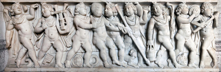 Canvas Print - Ancient Roman sarcophagus