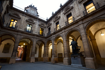 Fototapete - Sevilla University building