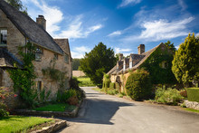 Old Cotswold Stone Houses In Icomb