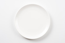 白色の皿のクローズアップ