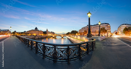 Naklejka - mata magnetyczna na lodówkę Paris, Conciergerie