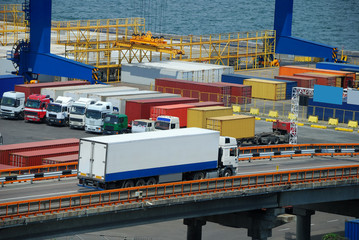 white truck transport container