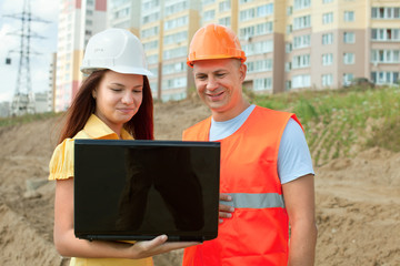 Wall Mural - architects works in front of building site