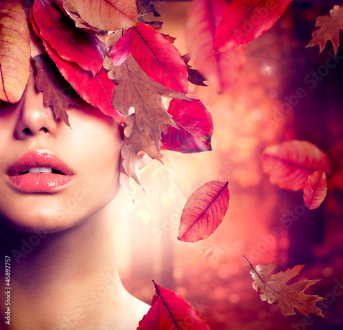 Fototapeta do kuchni Autumn Woman Fashion Portrait. Fall