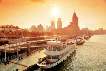Fototapete - Shanghai Huangpu River with boat