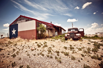 Abandoned restaraunt on route 66 road in USA