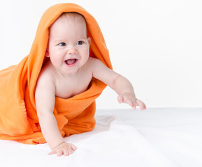 baby in decke orange 2