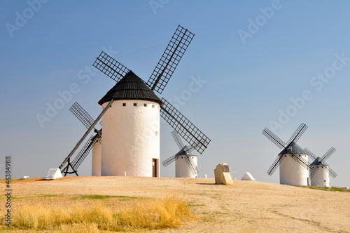 Fototapeta na wymiar Windmills in Campo de Criptana (Spain)