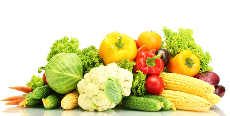 Fototapete - Fresh vegetables isolated on white