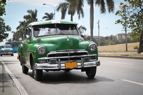 Obraz w ramie Classic green Plymouth in new Havana