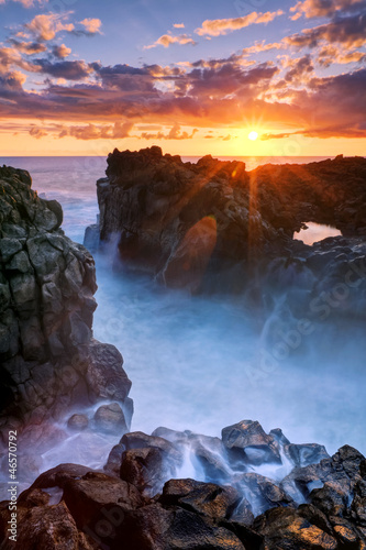 Plakat na zamówienie Gouffre de l'Etang-Salé au crépuscule - La Réunion