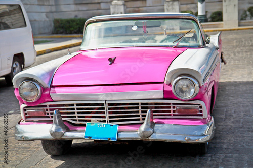 Fototapeta na wymiar Classic Ford in Havana, Cuba.