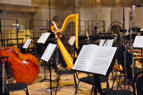 Mata magnetyczna Musical instruments and sheet music