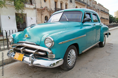 Fototapeta do kuchni Classic blue Plymouth in Havana. Cuba.