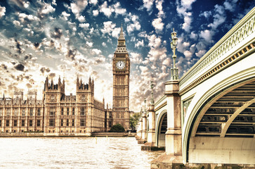 Canvas Print - Landscape of Big Ben and Palace of Westminster with Bridge and T