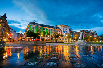 Wall Mural - piccadilly square manchester