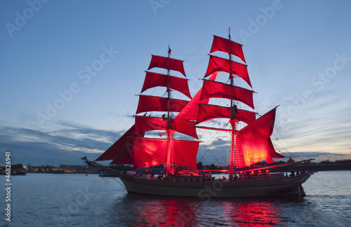 Fototapeta na wymiar Scarlet sails