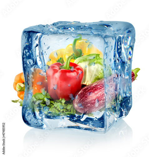 Naklejka - mata magnetyczna na lodówkę Ice cube and vegetables