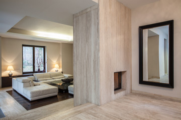 Travertine house: Hallway