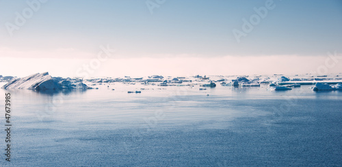Fotografía Antarctic ocean on the sun