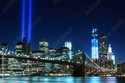 Nowoczesny obraz na płótnie Brooklyn Brigde and the Towers of Lights , New York City