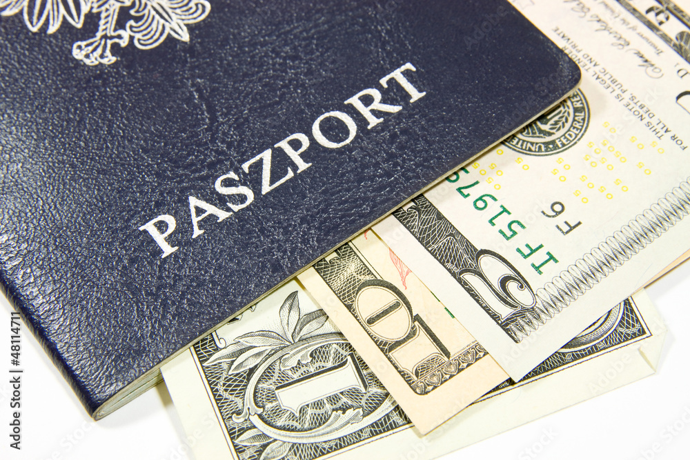 Paszport Polski z walutą amerykańską - obrazy, fototapety, plakaty 